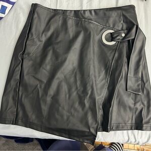SHEIN Black Faux Leather Skirt with Metallic Accent